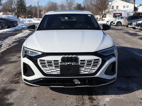 Used 2024 Audi Q8 e-tron Prestige w/ Prestige Package image 2