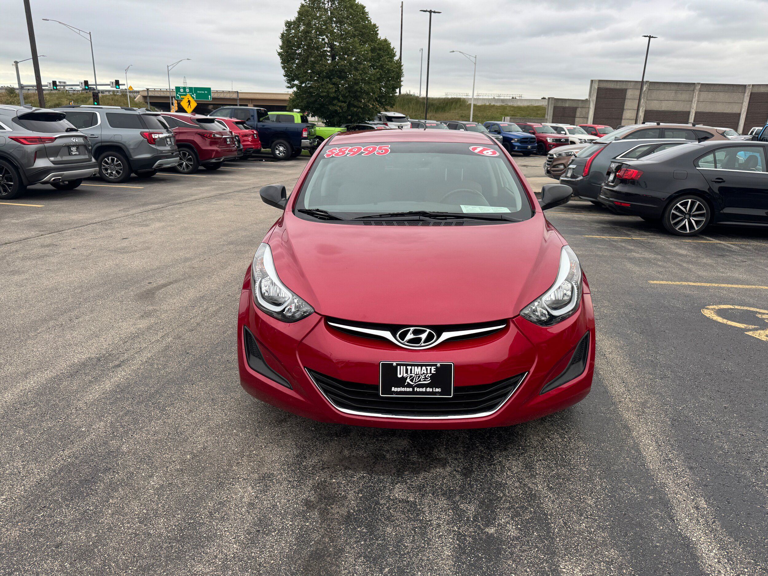 Used 2016 Hyundai Elantra SE FWD image 2