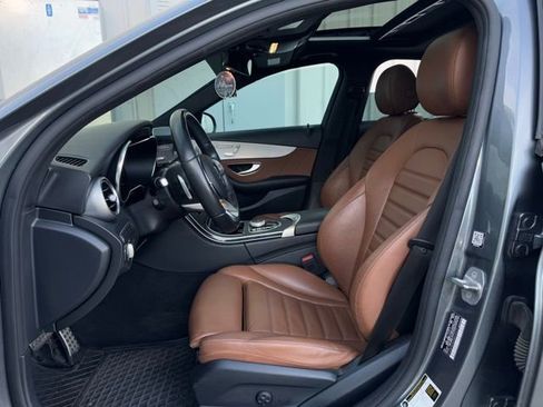 Used 2021 Mercedes-Benz C 300 Sedan image 3