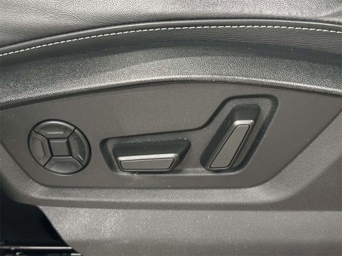 Used 2023 Audi Q8 Premium w/ Convenience Package image 19