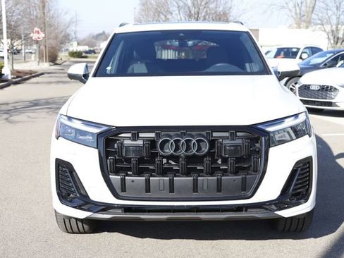 Used 2025 Audi Q7 2.0T Premium w/ Convenience Plus Package AWD/4WD image 10