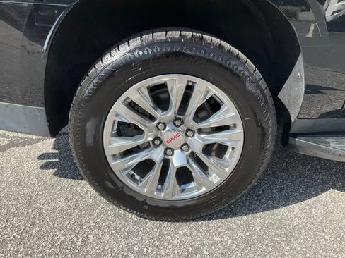 Used 2021 GMC Yukon XL Denali AWD/4WD image 28