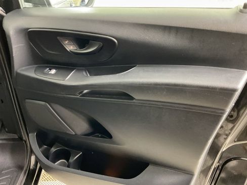 Used 2018 Mercedes-Benz Metris Passenger image 23