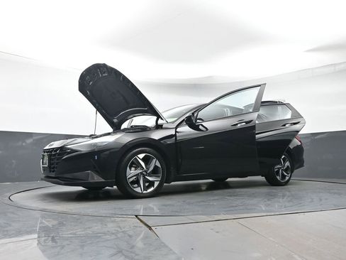 Used 2023 Hyundai Elantra SEL w/ Convenience Package FWD image 40