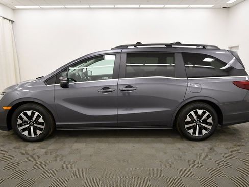 Certified 2025 Honda Odyssey EX-L image 4