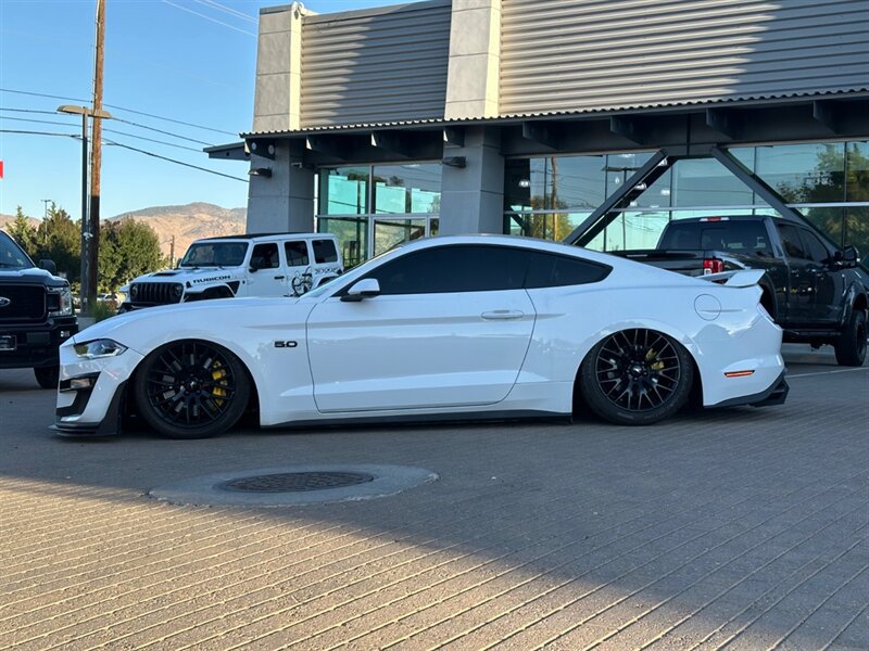 Used 2018 Ford Mustang GT Premium w/ GT Performance Package RWD image 3
