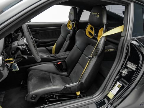 Used 2019 Porsche 911 GT2 RS w/ Weissach Package image 48