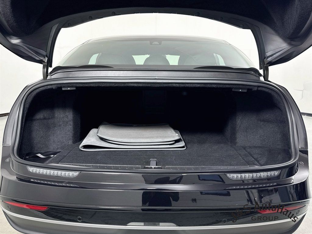 Used 2024 Lucid Air Pure RWD image 32