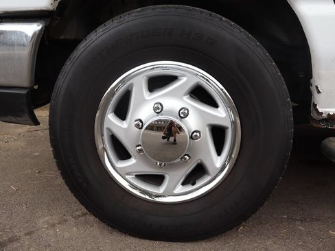 Used 2014 Ford E-250 and Econoline 250 w/ Power Group RWD image 35