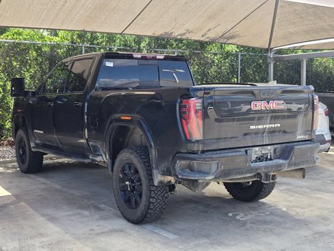 Used 2024 GMC Sierra 2500 AT4 w/ AT4 Premium Plus Package AWD/4WD image 6
