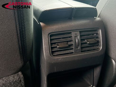 Used 2024 Nissan Rogue S image 32