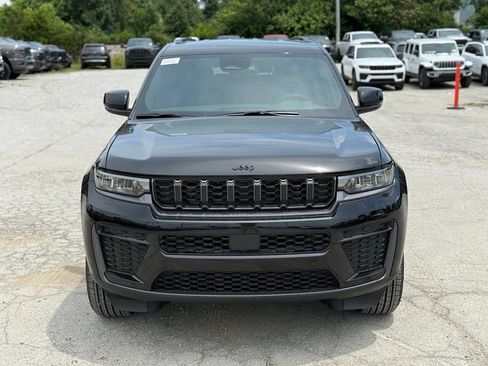 New 2026 Jeep Grand Cherokee L 4WD image 3
