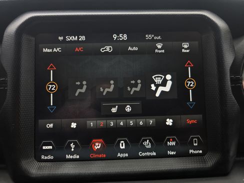 Used 2018 Jeep Wrangler Unlimited Sahara image 26