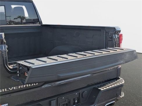 Used 2023 Chevrolet Silverado 1500 High Country w/ Technology Package image 14