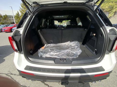Used 2025 Ford Explorer ST image 13