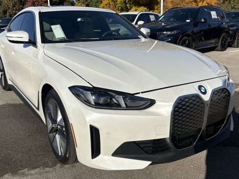 Used 2025 BMW i4 xDrive40i w/ Premium Package AWD/4WD image 2