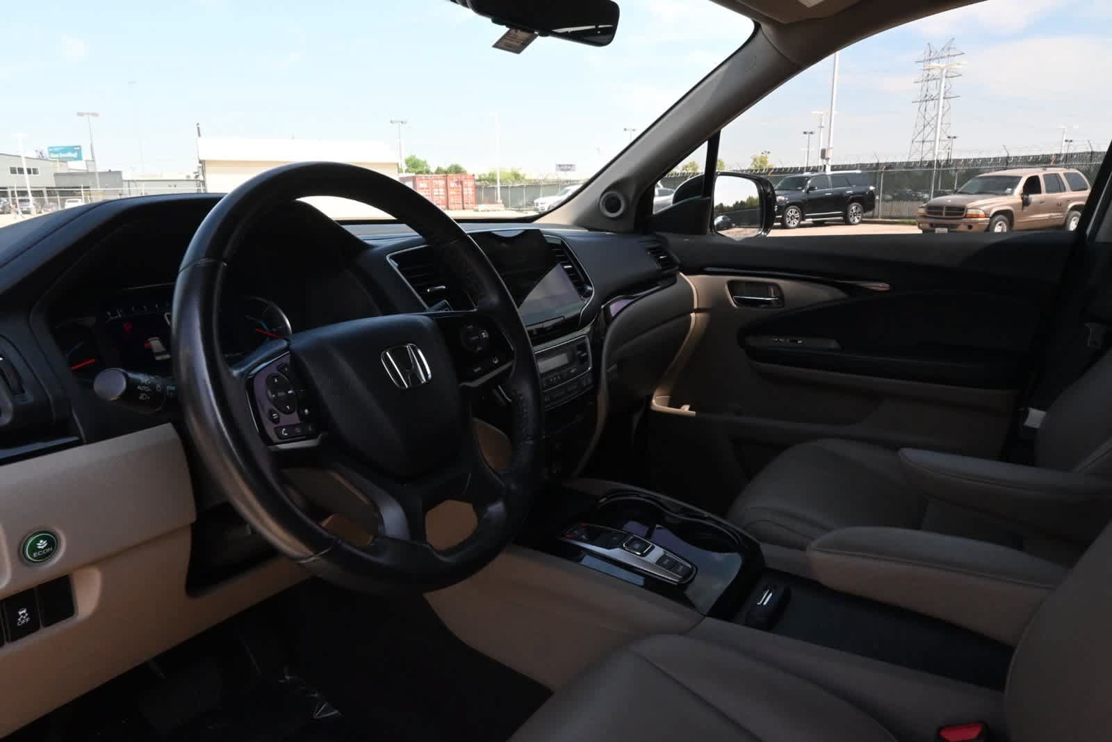 Used 2021 Honda Pilot Touring image 16