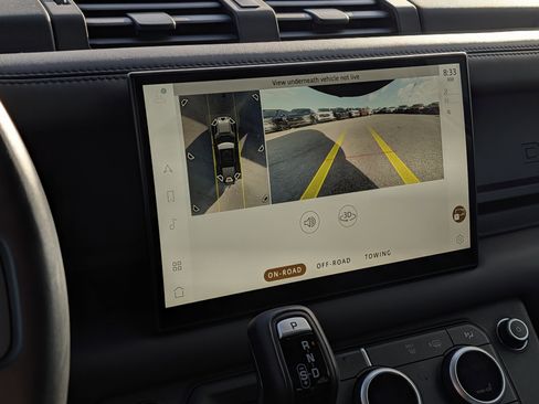 Used 2025 Land Rover Defender 110 S image 30