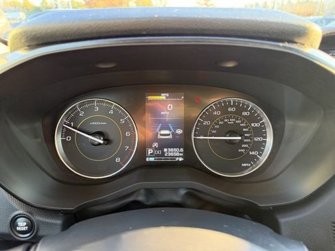 Used 2022 Subaru Crosstrek 2.5i Sport w/ Moonroof Package image 19