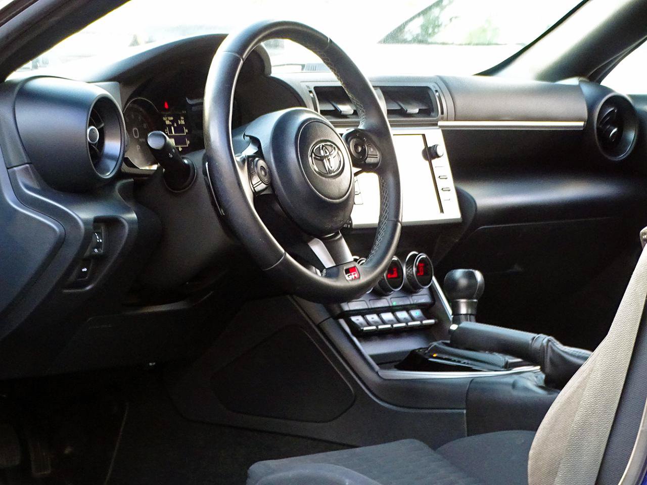 Used 2022 Toyota GR86 w/ ALL Weather Mat Package (TMS) RWD image 21