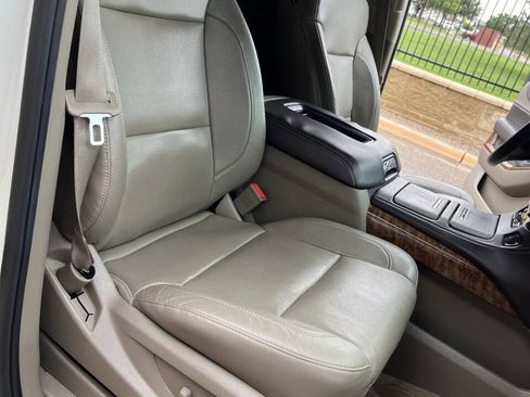Used 2015 Chevrolet Suburban LTZ AWD/4WD image 16