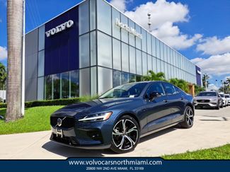 Used 2025 Volvo S60 B5 Core image 1