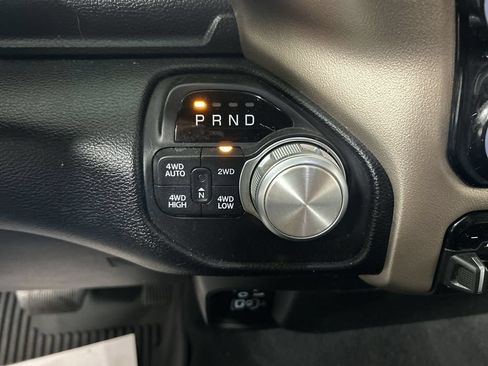 Used 2019 RAM 1500 Laramie AWD/4WD image 18