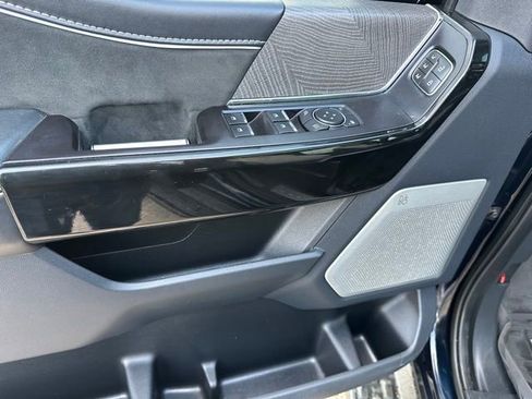 Used 2022 Ford F150 Lightning Platinum image 20