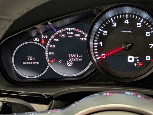 Used 2023 Porsche Cayenne Coupe image 28