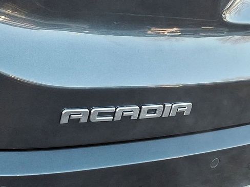 Certified 2019 GMC Acadia Denali w/ Technology Package image 32