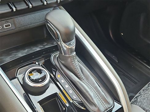 Certified 2024 Chevrolet Colorado ZR2 w/ Technology Package image 31