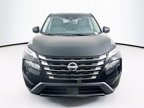 Used 2024 Nissan Rogue S AWD/4WD image 2
