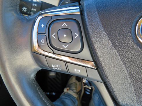 Used 2016 Toyota Avalon Limited image 21