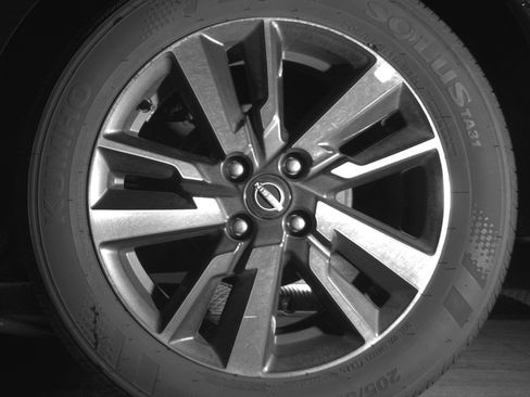 Used 2025 Nissan Versa SV FWD image 17