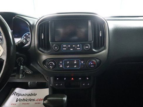 Used 2018 Chevrolet Colorado Z71 image 12