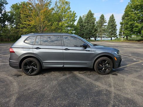 Used 2024 Volkswagen Tiguan SE R-Line AWD/4WD image 7