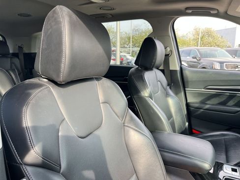 Used 2025 Kia Telluride S FWD image 31