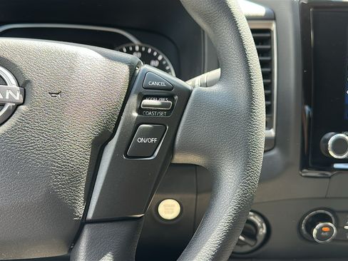 Used 2022 Nissan Frontier SV AWD/4WD image 15