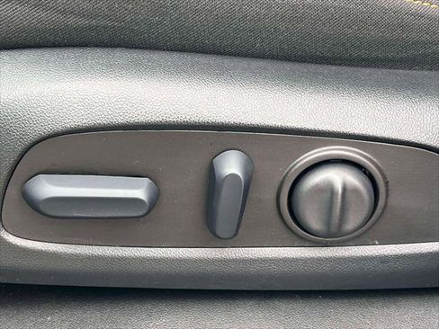 Used 2022 Chevrolet Equinox LT image 18