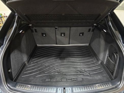 Used 2017 Porsche Macan Turbo image 28