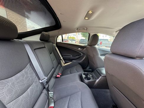 Used 2018 Chevrolet Volt LT FWD image 40