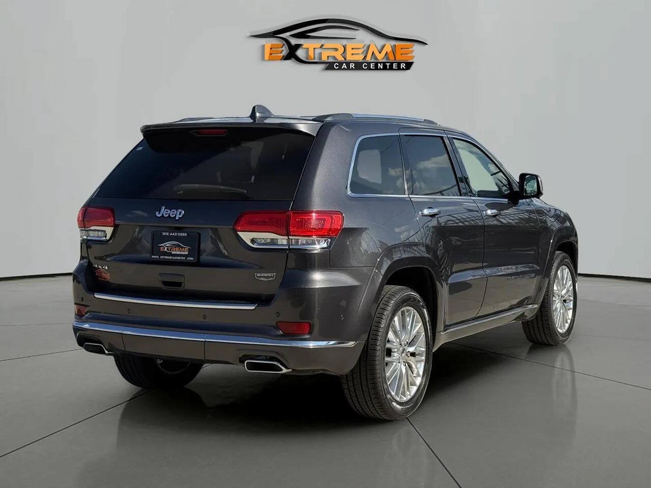 Used 2017 Jeep Grand Cherokee Summit AWD/4WD image 6