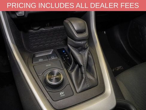 Used 2024 Toyota RAV4 LE AWD/4WD image 14