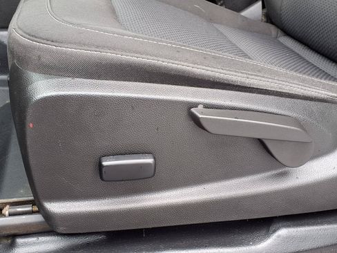 Used 2022 Chevrolet Colorado LT w/ Fleet Safety Package RWD image 23