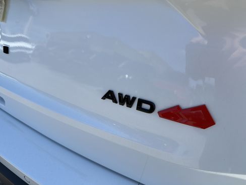 Used 2026 Nissan Rogue SV AWD/4WD image 8