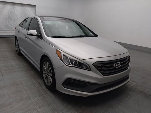 Used 2016 Hyundai Sonata Limited w/ Option Group 04 FWD image 13