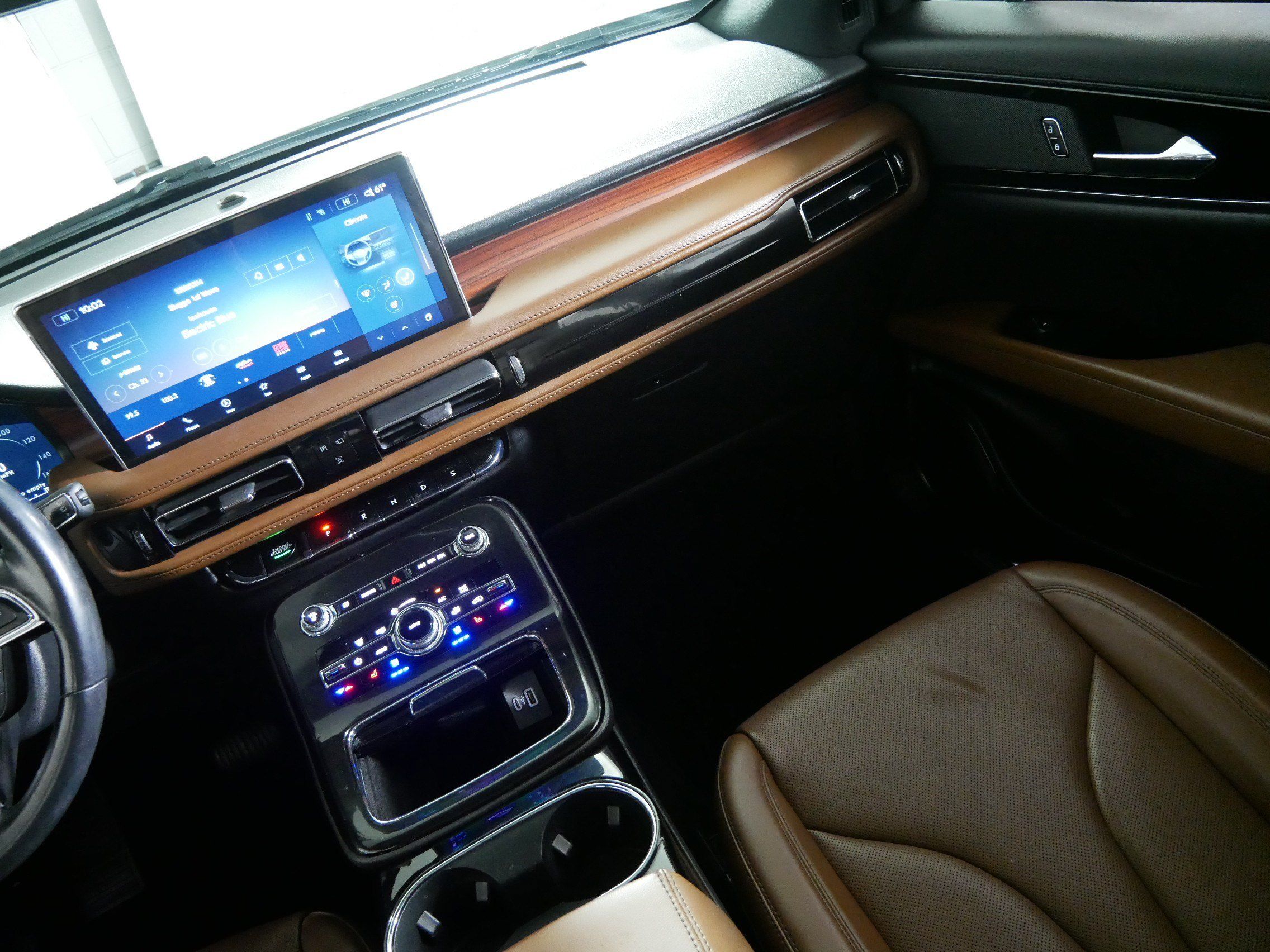 Used 2022 Lincoln Nautilus Reserve AWD/4WD image 11