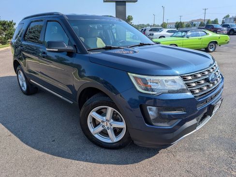 Used 2016 Ford Explorer XLT w/ Equipment Group 201A AWD/4WD image 3