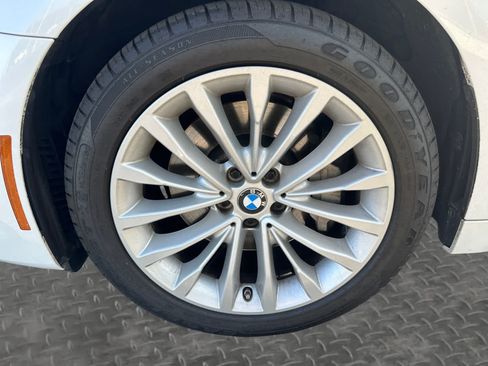 Used 2023 BMW 530i xDrive w/ Premium Package AWD/4WD image 10