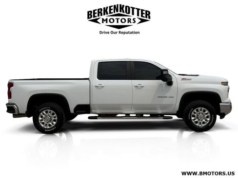 Used 2024 Chevrolet Silverado 2500 LT AWD/4WD image 2